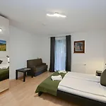 Hardi's Hotel