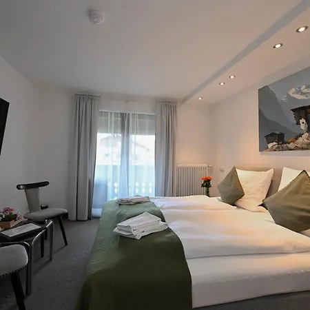 Hardi's Hotel 3*