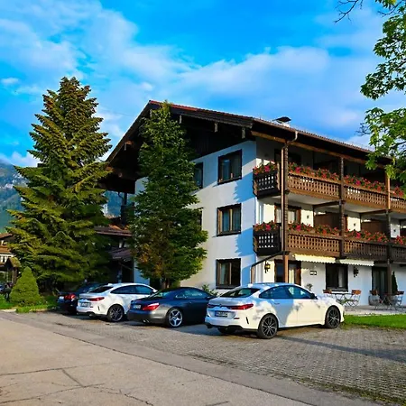 Hardi's Hotel 3*