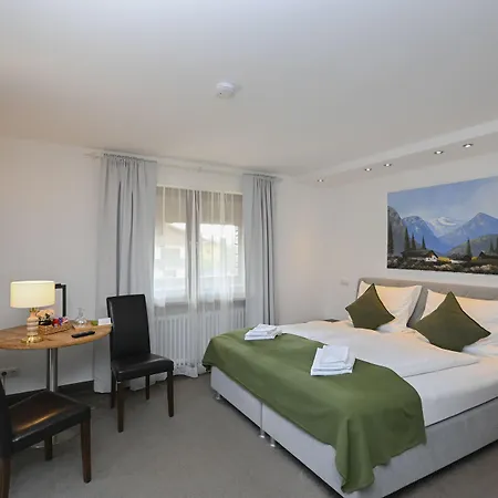 Hardi's 3*